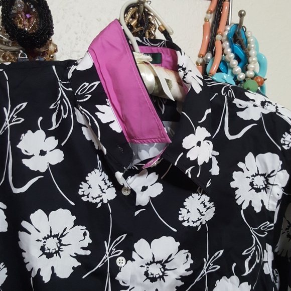 Beautiful RALPH LAUREN blouse. New without tags. - Picture 3 of 8